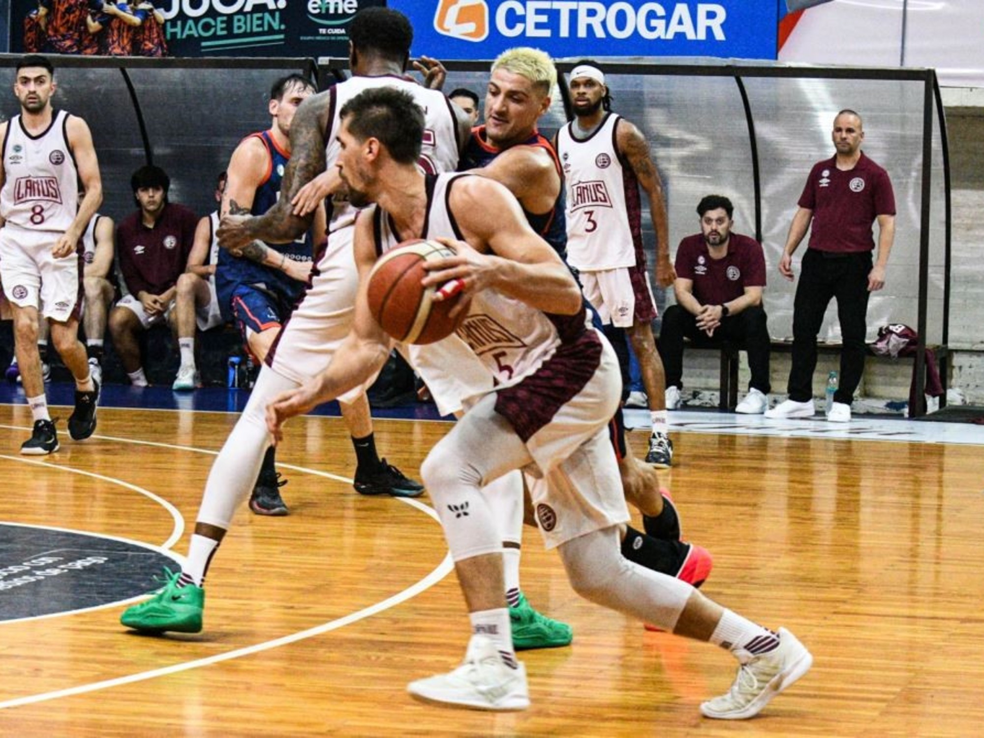 Del fútbol al básquet: Lanús y Gimnasia La Plata se juegan el ascenso a ...